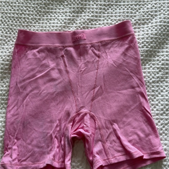 Skims Soft Lounge Boxer - Cotton Candy - Picture 2 of 4